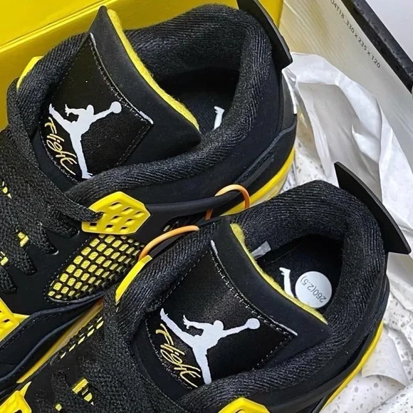 Air Jordan Retro 4 Thunders Black/Yellow - Picture 3 of 6